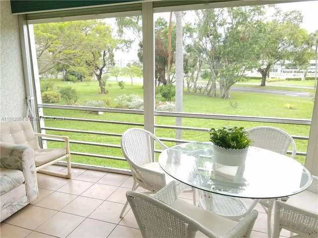 2004 Cambridge A # 2004, Deerfield Beach FL 33442