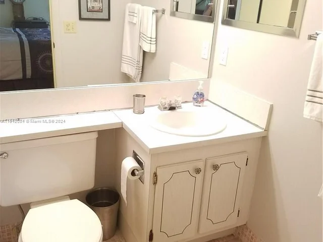 2004 Cambridge A # 2004, Deerfield Beach FL 33442