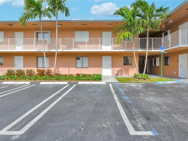 6041 W 24th Ave # 111, Hialeah FL 33016