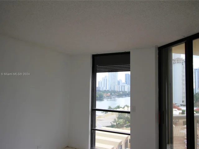 20191 E Country Club Dr # 708, Aventura FL 33180