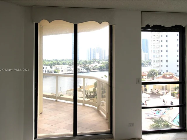 20191 E Country Club Dr # 708, Aventura FL 33180