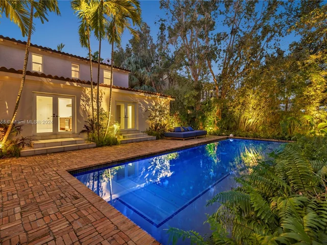 5812 Alton Rd, Miami Beach FL 33140