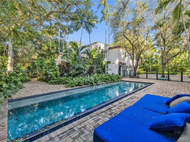 5812 Alton Rd, Miami Beach FL 33140