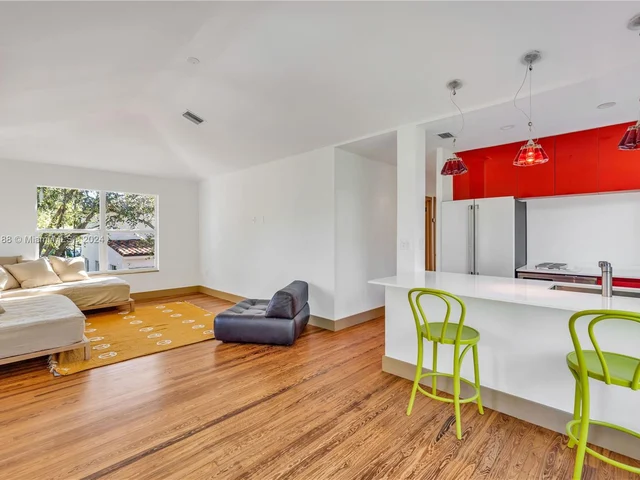 5812 Alton Rd, Miami Beach FL 33140