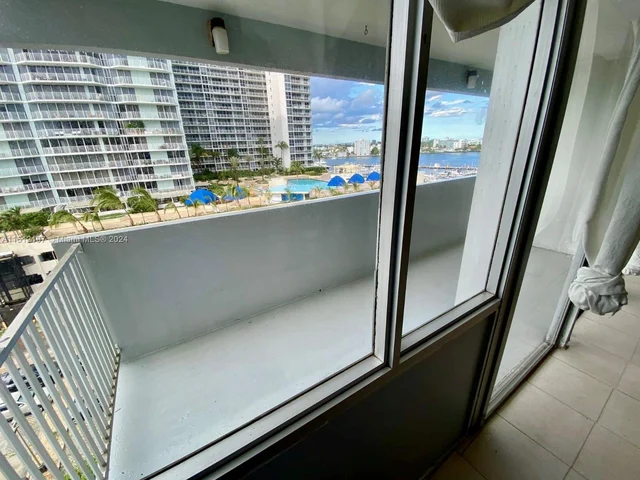 7545 E Treasure Dr # 7C, North Bay Village FL 33141