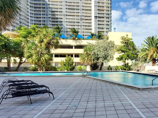 7545 E Treasure Dr # 7C, North Bay Village FL 33141