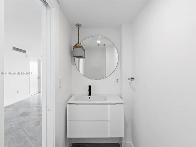 6917 Collins Ave # 1009, Miami Beach FL 33141