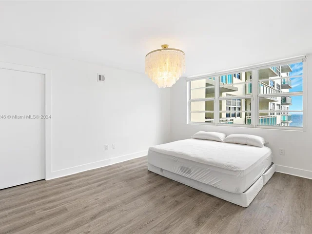 6917 Collins Ave # 1009, Miami Beach FL 33141