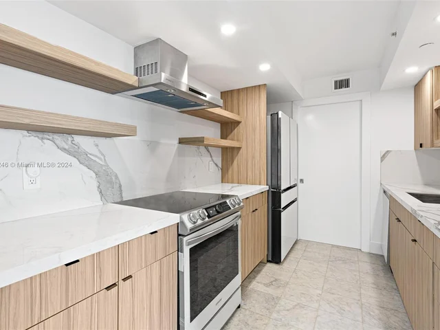 6917 Collins Ave # 1009, Miami Beach FL 33141