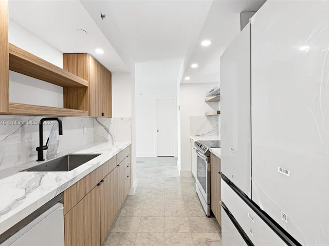 6917 Collins Ave # 1009, Miami Beach FL 33141