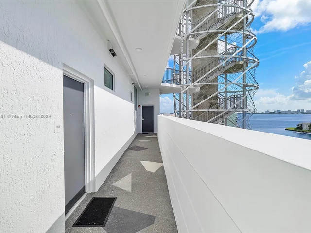 7934 West Dr # 904, North Bay Village FL 33141