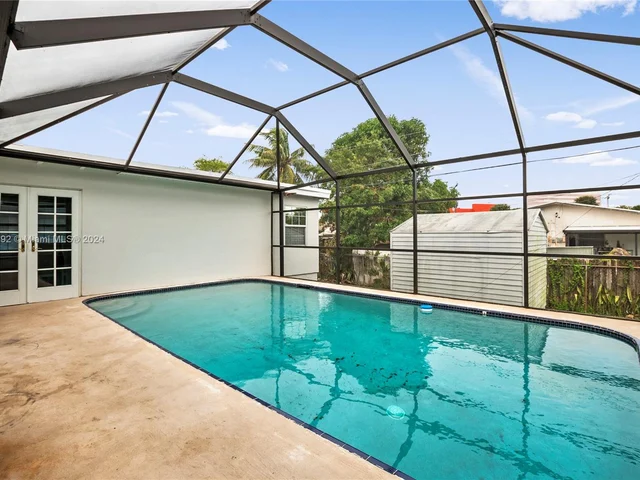 21 NW 56th Ct, Oakland Park FL 33309