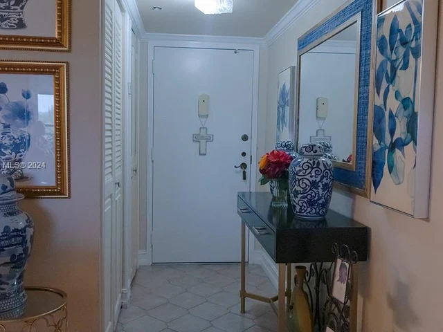 900 Saint Charles Pl, Pembroke Pines FL 33026