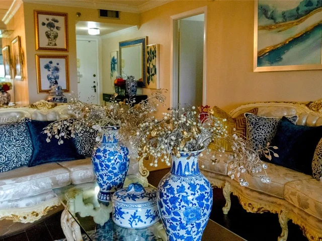 900 Saint Charles Pl, Pembroke Pines FL 33026