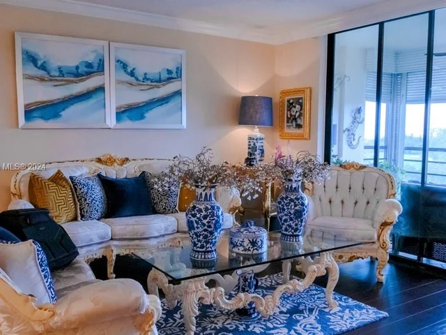 900 Saint Charles Pl, Pembroke Pines FL 33026