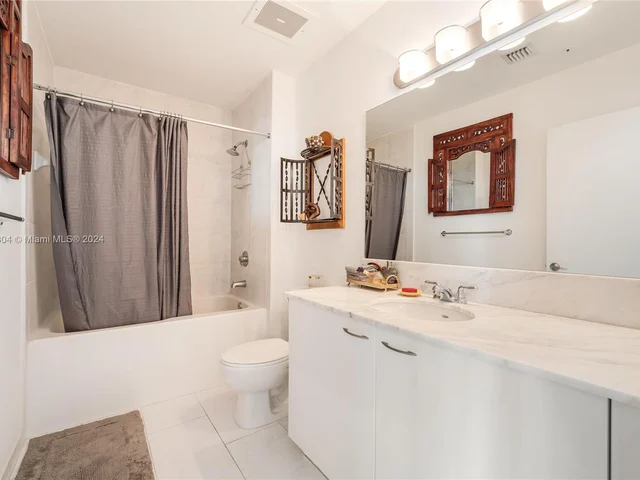 133 NE 2nd Ave # 3110, Miami FL 33132