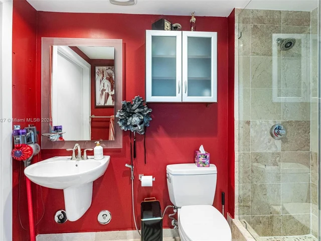 7728 Collins Ave # 16, Miami Beach FL 33141