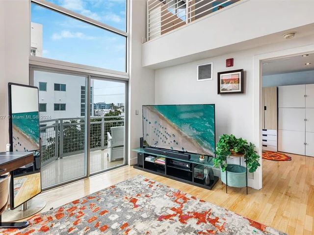 7728 Collins Ave # 16, Miami Beach FL 33141