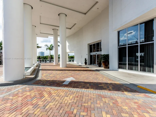4010 S Ocean Dr # R3305, Hollywood FL 33019