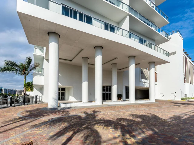 4010 S Ocean Dr # R3305, Hollywood FL 33019