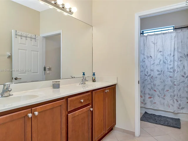 4374 SW 164th Ct, Miami FL 33185