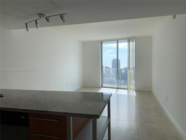185 SW 7th St # 3910, Miami FL 33130