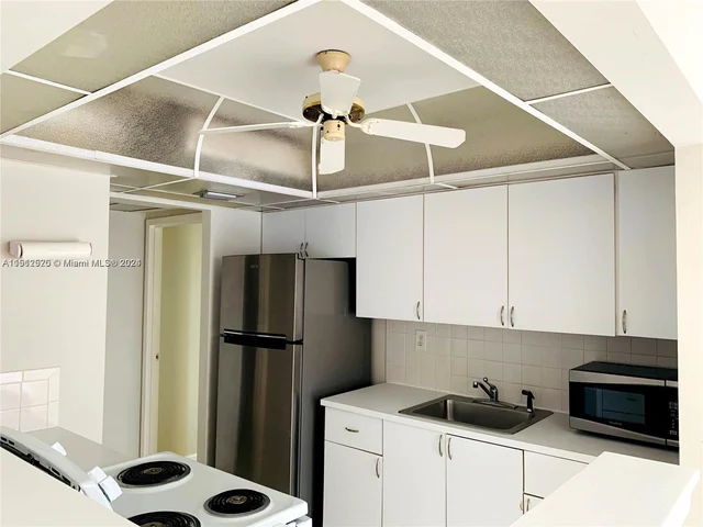 17570 Atlantic Blvd # 312, Sunny Isles Beach FL 33160