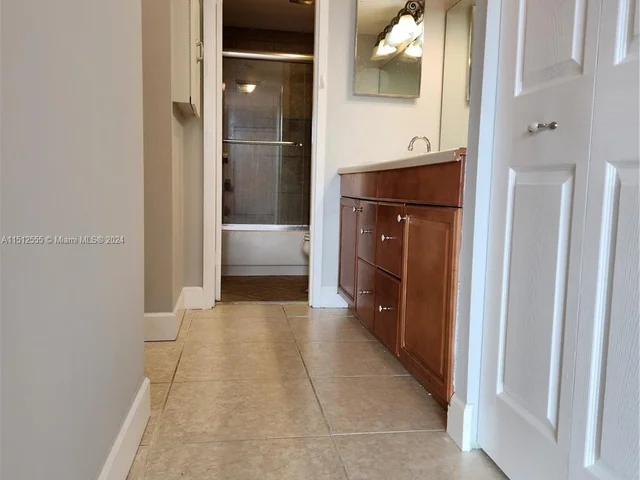 3375 N Country Club Dr # 304, Aventura FL 33180