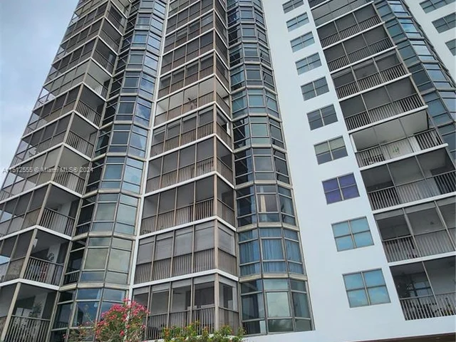 3375 N Country Club Dr # 304, Aventura FL 33180