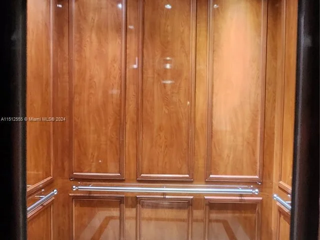 3375 N Country Club Dr # 304, Aventura FL 33180