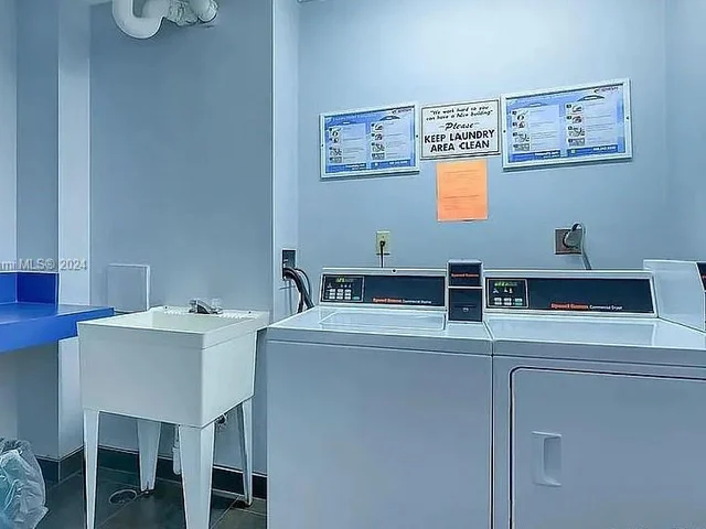 3375 N Country Club Dr # 304, Aventura FL 33180