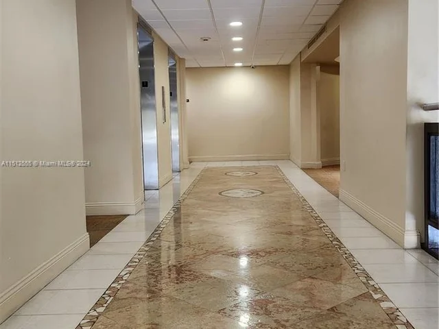 3375 N Country Club Dr # 304, Aventura FL 33180