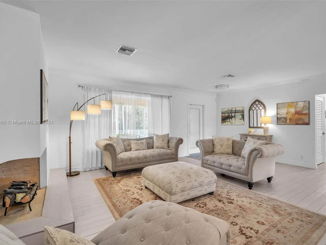 1206 Adams St, Hollywood FL 33019