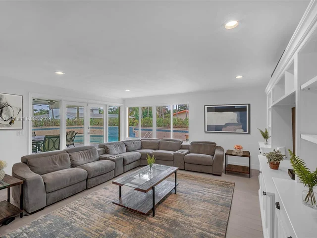 1206 Adams St, Hollywood FL 33019