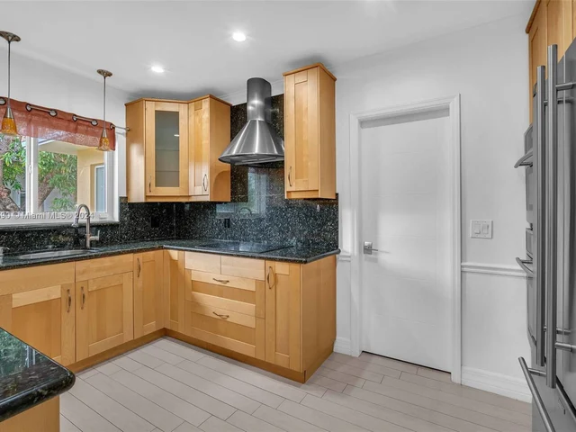 1206 Adams St, Hollywood FL 33019