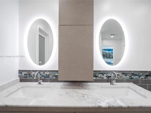 2841 NE 14th Ave, Wilton Manors FL 33334