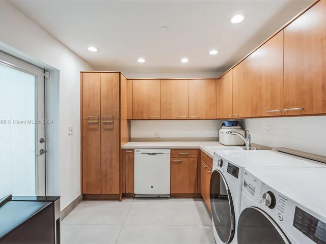 2841 NE 14th Ave, Wilton Manors FL 33334