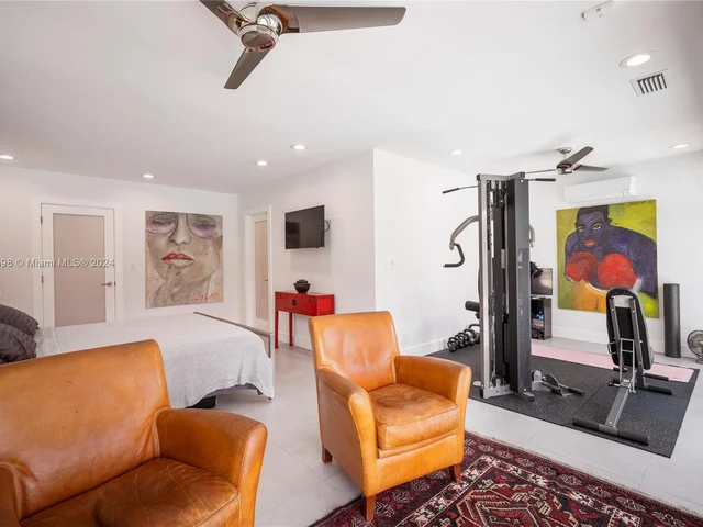 2841 NE 14th Ave, Wilton Manors FL 33334