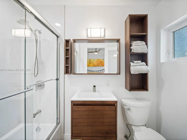 2841 NE 14th Ave, Wilton Manors FL 33334