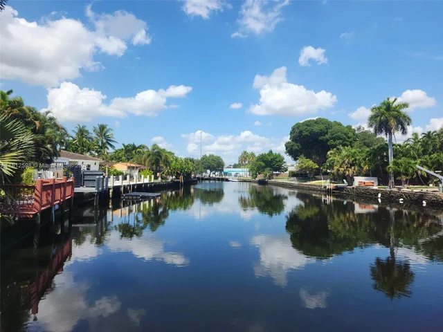 2841 NE 14th Ave, Wilton Manors FL 33334