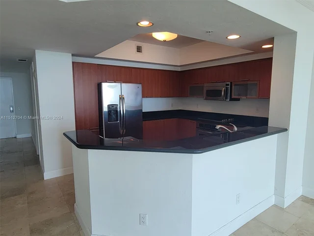 14951 Royal Oaks Ln # 2502, North Miami FL 33181