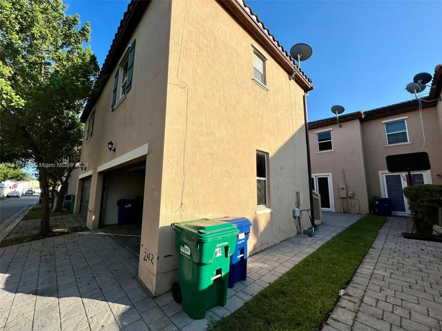 9341 SW 171st Ave # 9341, Miami FL 33196