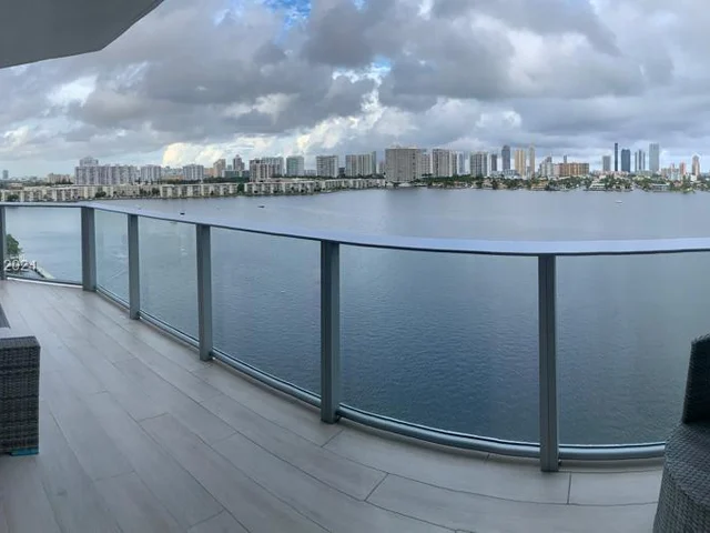 17111 Biscayne Blvd # 1109, North Miami Beach FL 33160
