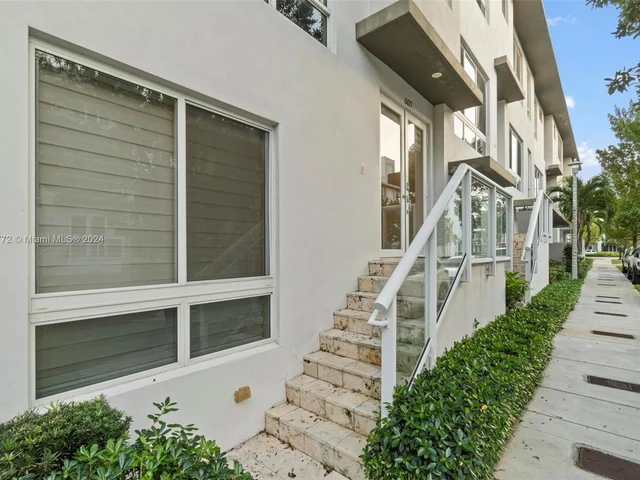 6671 NW 105th Ave, Doral FL 33178