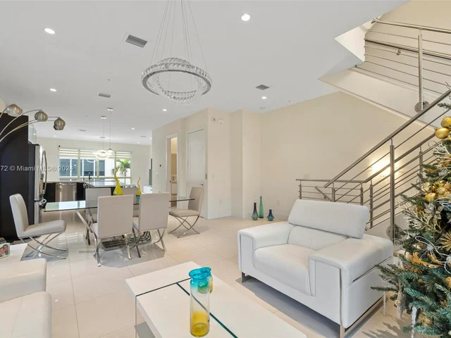 6671 NW 105th Ave, Doral FL 33178