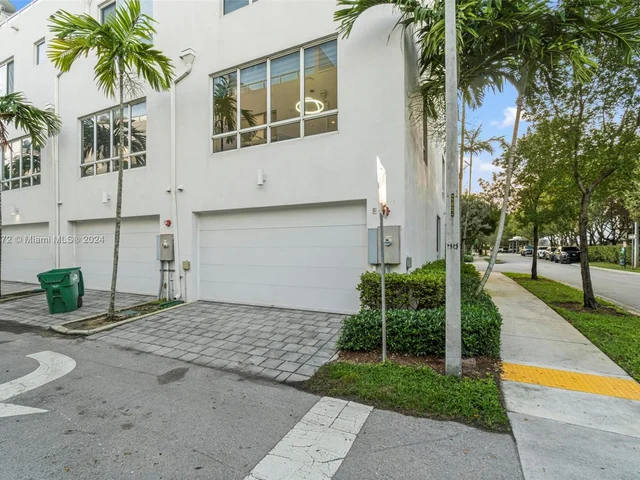 6671 NW 105th Ave, Doral FL 33178