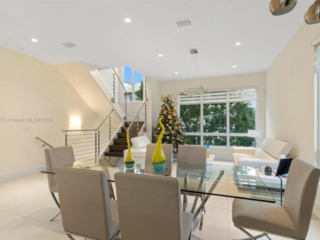 6671 NW 105th Ave, Doral FL 33178