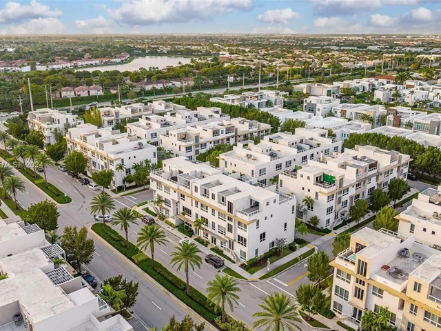 6671 NW 105th Ave, Doral FL 33178