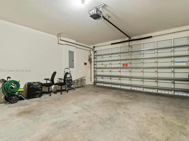 6671 NW 105th Ave, Doral FL 33178