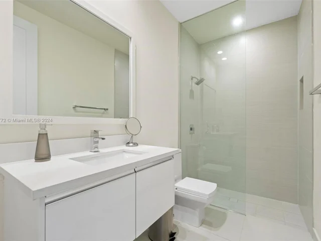 6671 NW 105th Ave, Doral FL 33178